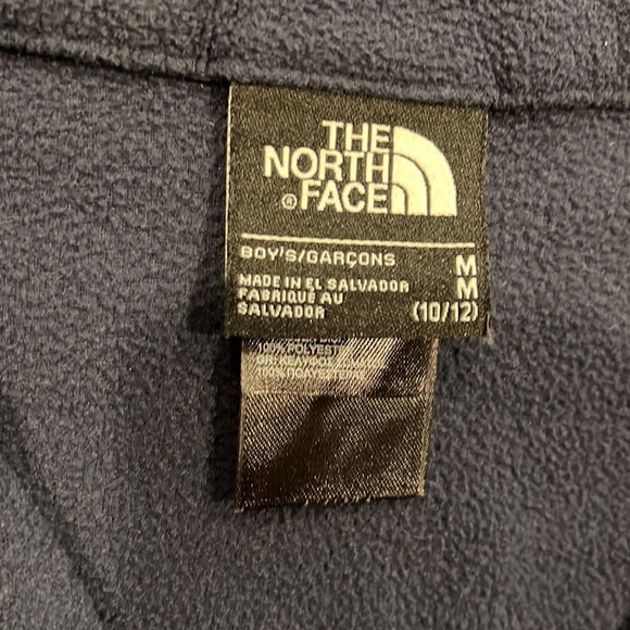 The North Face Top🌺 - Picture 3 of 6